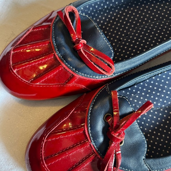 L.L. Bean Red Flats with Bow Detail. Preppy, collegiate. - Picture 2 of 6